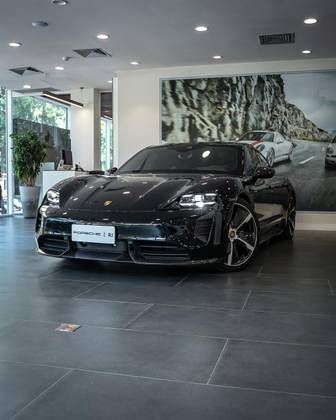 PORSCHE TAYCAN TURBO S ELÉTRICO PORSCHE TAYCAN TURBO S ELÉTRICO